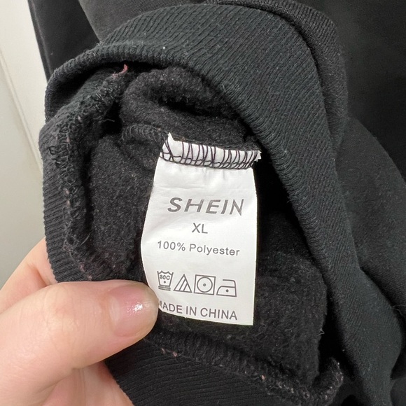 “Expensive and Difficult” Black Sweatshirt Size XL - Picture 3 of 4